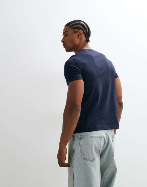 GANT T-Shirt mit tonalem Brustschriftzug-Logo in Marineblau, 5 von 10