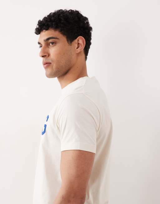 GANT varsity G badge t-shirt in cream, 5 of 5