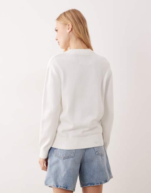GANT vintage chest logo crew neck sweatshirt in eggshell white, 2 of 4