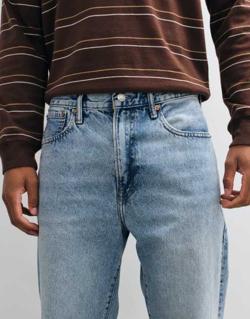 GAP 90's loose straight leg jeans in light wash blue, 4 of 5