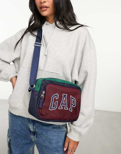 GAP – Arizona – Kameratasche zum Umhängen in Marineblau mit Blockfarbendesign