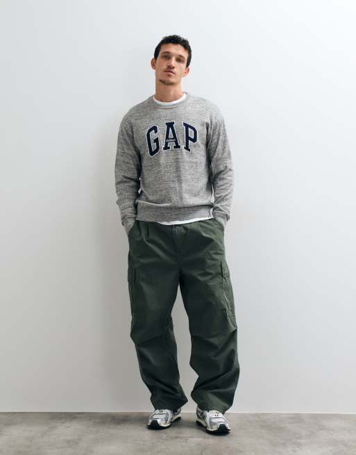 GAP athletic chest logo sweatshirt in grey, 3 of 5