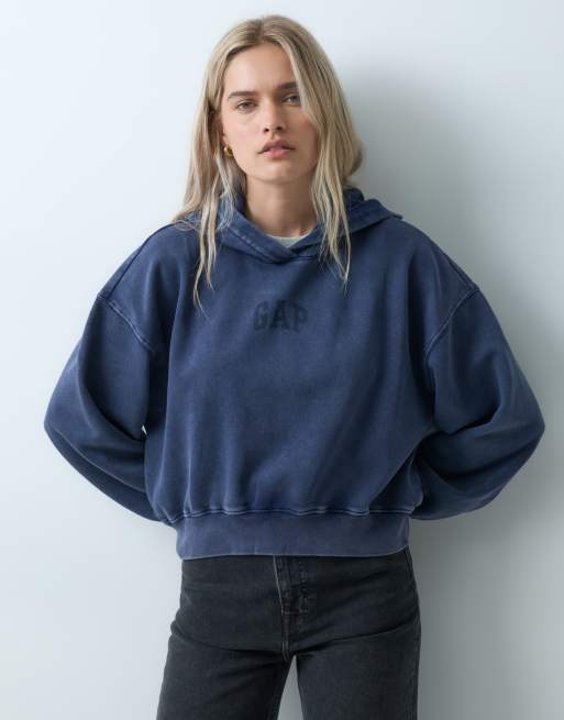 GAP chest logo cropped hoodie in navy wash, 2 of 4