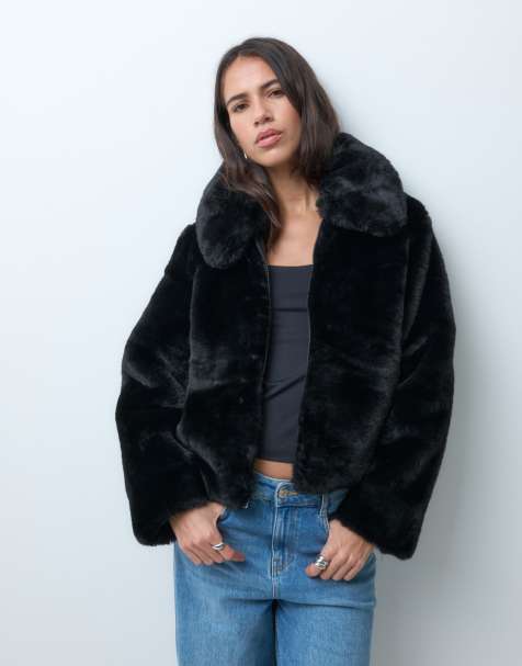 GAP cropped faux fur jacket in black - view 1