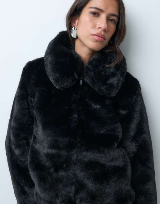 GAP cropped faux fur jacket in black, 2 of 4