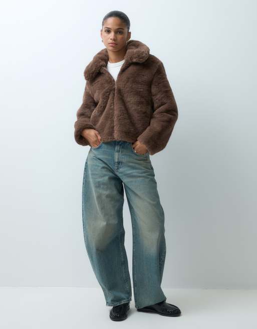 GAP cropped faux fur jacket in light brown, 2 of 5