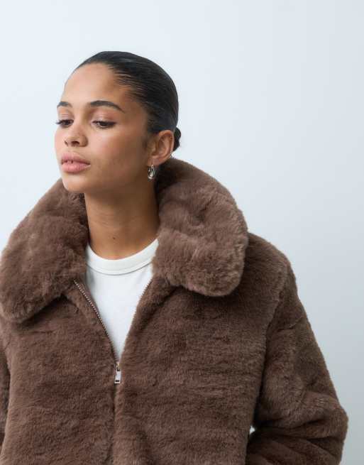 GAP cropped faux fur jacket in light brown, 3 of 5