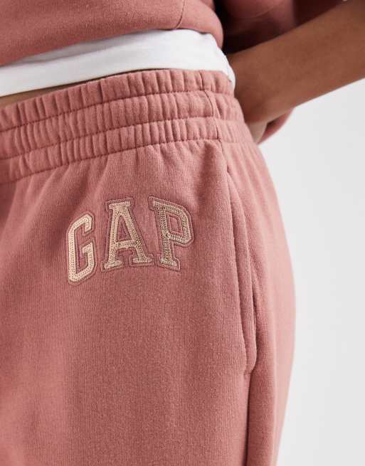 GAP everyday cuffed logo joggers in salmon pink, 2 of 5