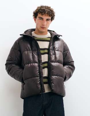 Hooded 4