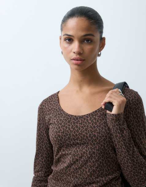 GAP long sleeve close knit top in leopard print
