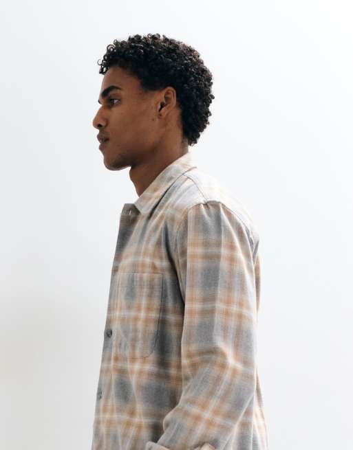 GAP long sleeve cropped flannel shirt in beige plaid , 2 of 5