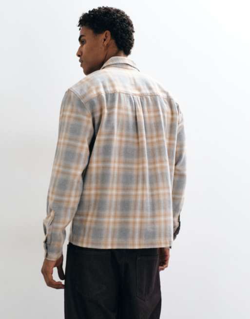 GAP long sleeve cropped flannel shirt in beige plaid , 5 of 5