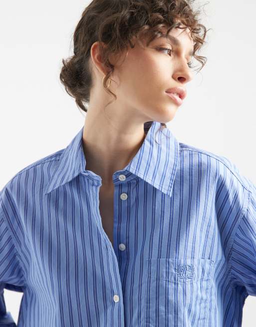 GAP relaxed fit poplin shirt in blue pinstripe, 3 of 4