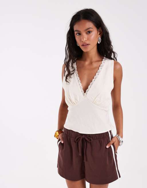 GAP runner shorts with white racer stripe in chocolate, 2 of 5