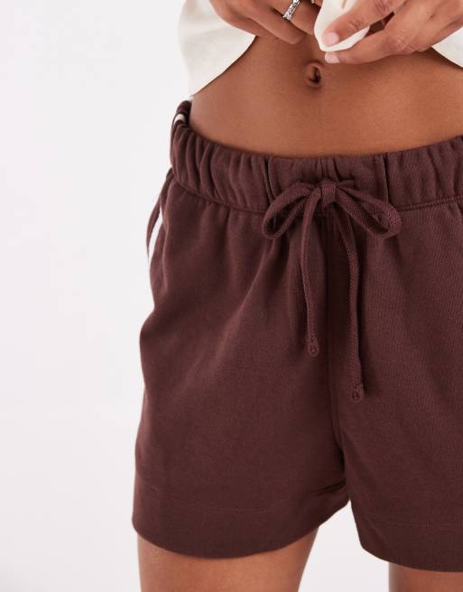 GAP runner shorts with white racer stripe in chocolate, 4 of 5