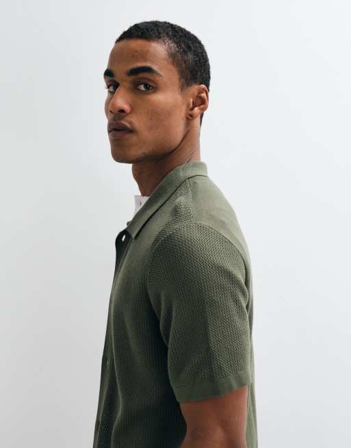 GAP textured button through polo shirt in khaki green, 4 of 5