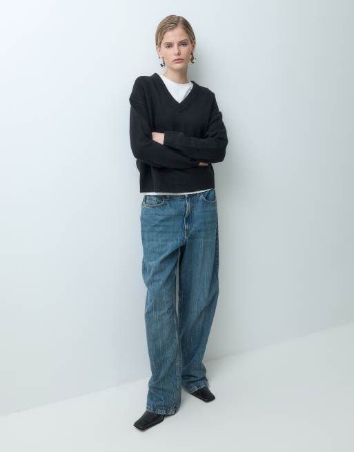 GAP v neck pullover in black, 2 of 5