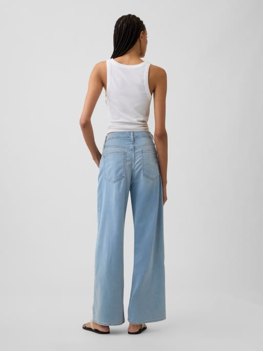 GAP wide leg comfort jeans in light blue wash, 2 of 4