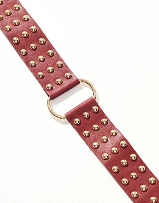Gargantilla burdeos de poliuretano con detalle de tachuelas de edición limitada de ASOS DESIGN, 2 de 4