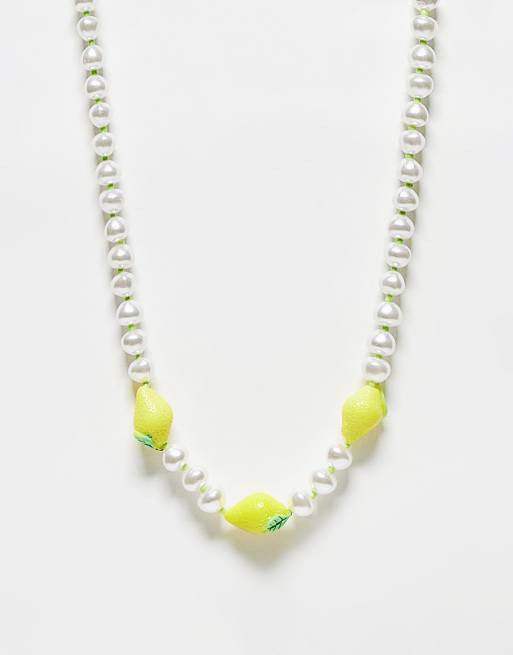 Gargantilla color marfil de perlas con charms de limones de Pieces