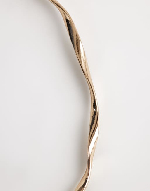 Gargantilla rígida dorada con diseño retorcido de ASOS DESIGN, 3 de 4