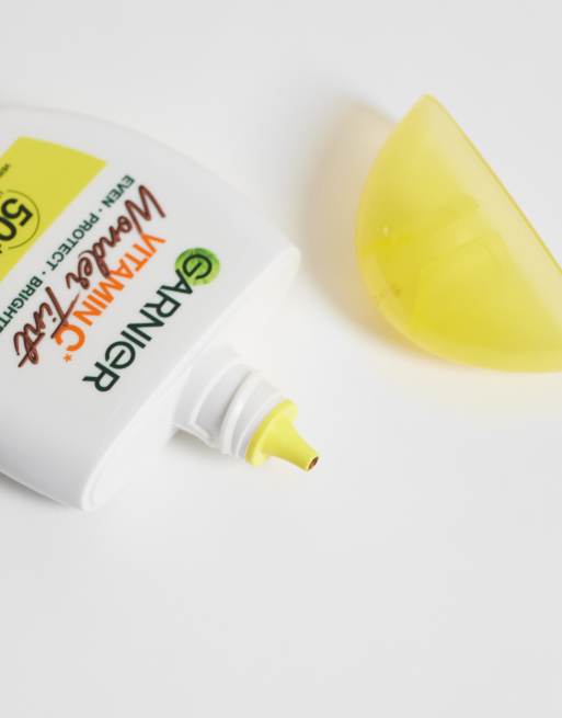 Garnier Vitamin C Wonder Tint SPF50 Dark 50ml, 3 of 4