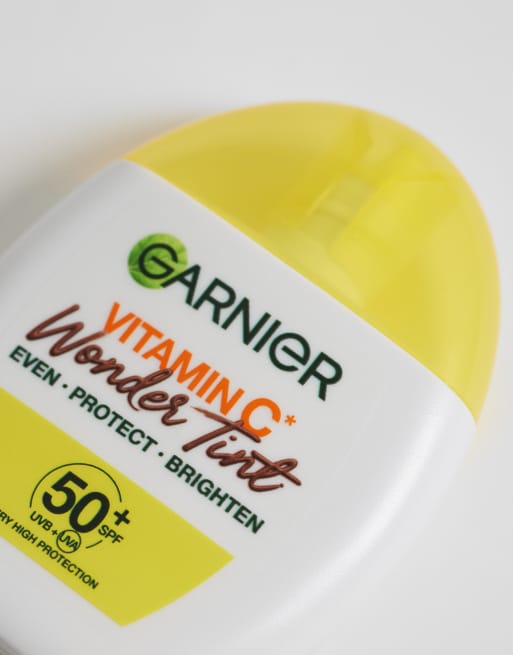 Garnier Vitamin C Wonder Tint SPF50 Dark 50ml, 4 of 4