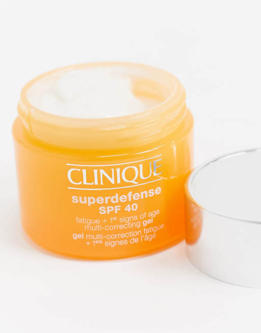Gel hidratante con FPS 40 de 50 ml Superdefense de Clinique, 3 de 4