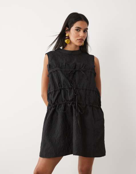 Ghospell Amina mouwloze mini-jurk met strikdetail en gerimpeld effect in zwart - view 1