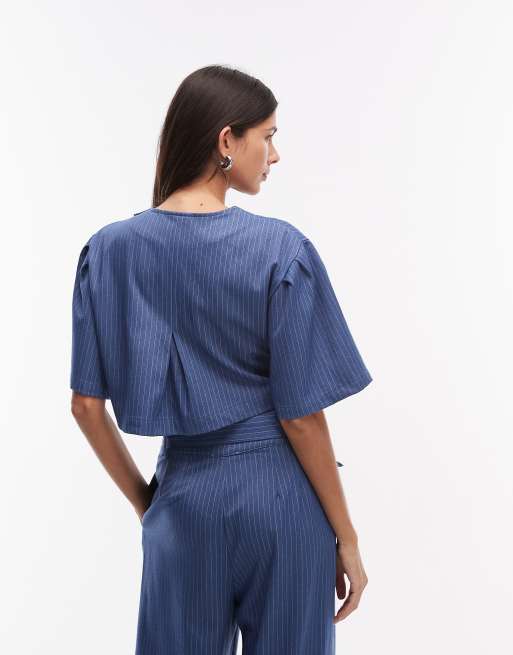 Ghospell – Bettie – Cropped-Oberteil in Blau mit Nadelstreifen, Kombiteil, 4 von 4