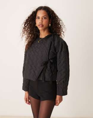 Ghospell Briar quilted jacket with bow detail in black φωτογραφία