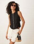 [Ghospell] Ghospell button detail waistcoat top in black M Plus Black