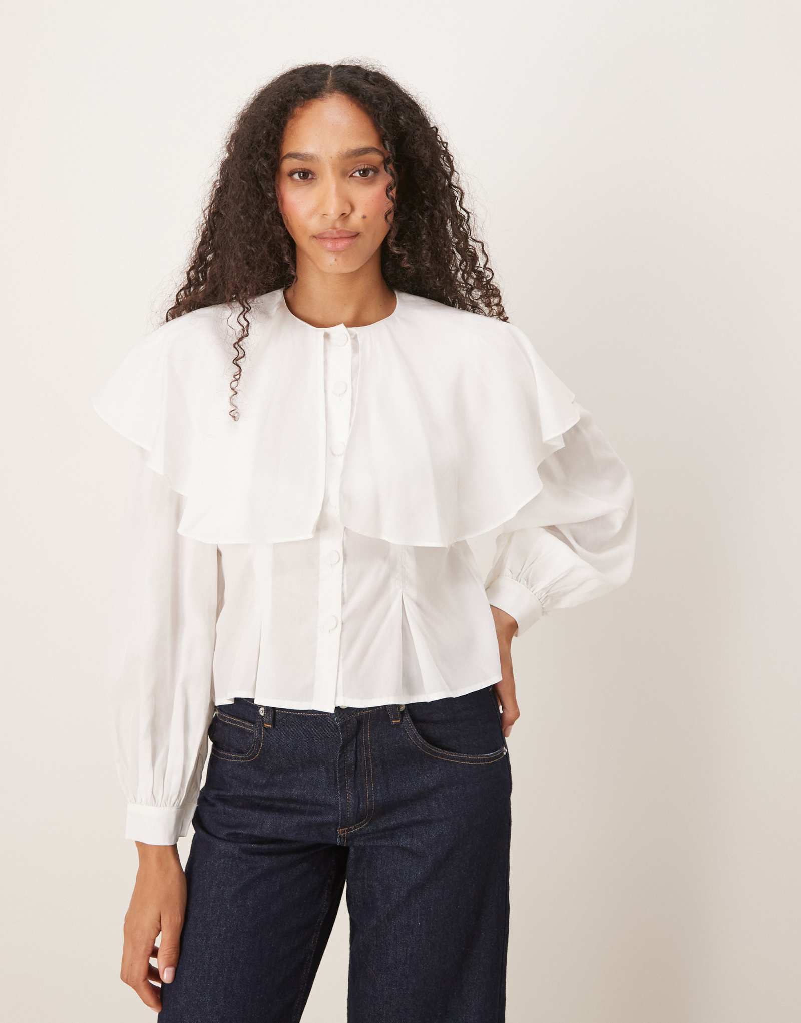 Блузка-накидка Ghospell белого цвета