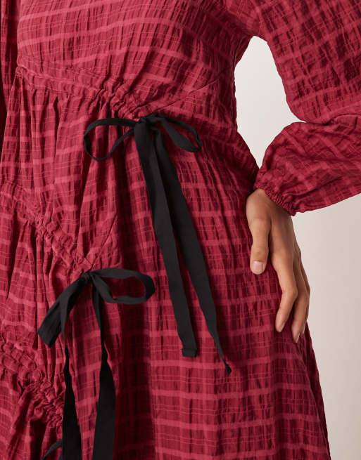Ghospell cotton rich ruched detail midi dress in wine check print, 3 of 4