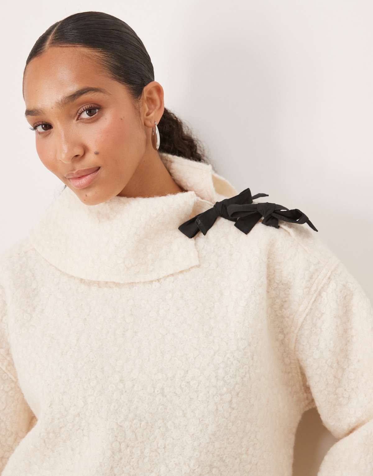 Ghospell knitted jumper with tie detail in cream