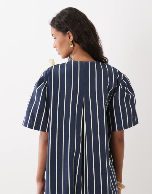 Ghospell – Kurzärmliges Mini-Jeanskleid in gestreiftem Marineblau mit drei Schleifen, 4 von 4