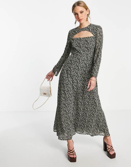 Ghospell – Langärmliges Maxikleid mit Zierausschnitt und dunklem, winterlichem Blumenmuster, 2 von 4