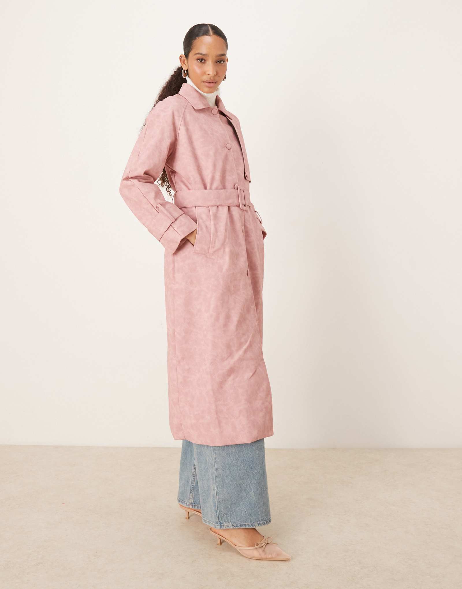 Тренч-пальто Ghospell из матовой искусственной кожи с поясом розового цвета