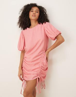 Ghospell - Minikleid in Rosa mit Tunnelzug und Puffärmeln
