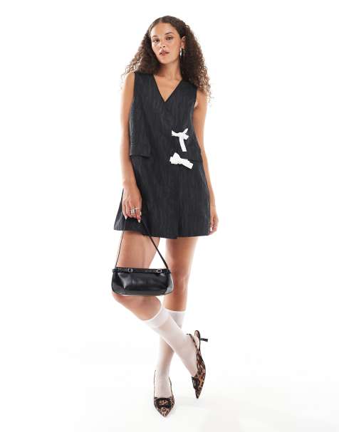 Ghospell – Morgan – Mini-Wickelkleid in Schwarz-Weiß mit seitlichen Bindedetails - view 1