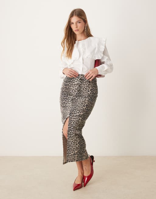 Ghospell oversized collar blouse in white