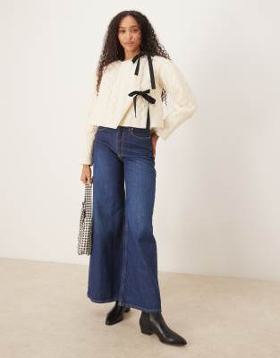 Ghospell Quilted Cropped Jacket With Tie Detailing In White