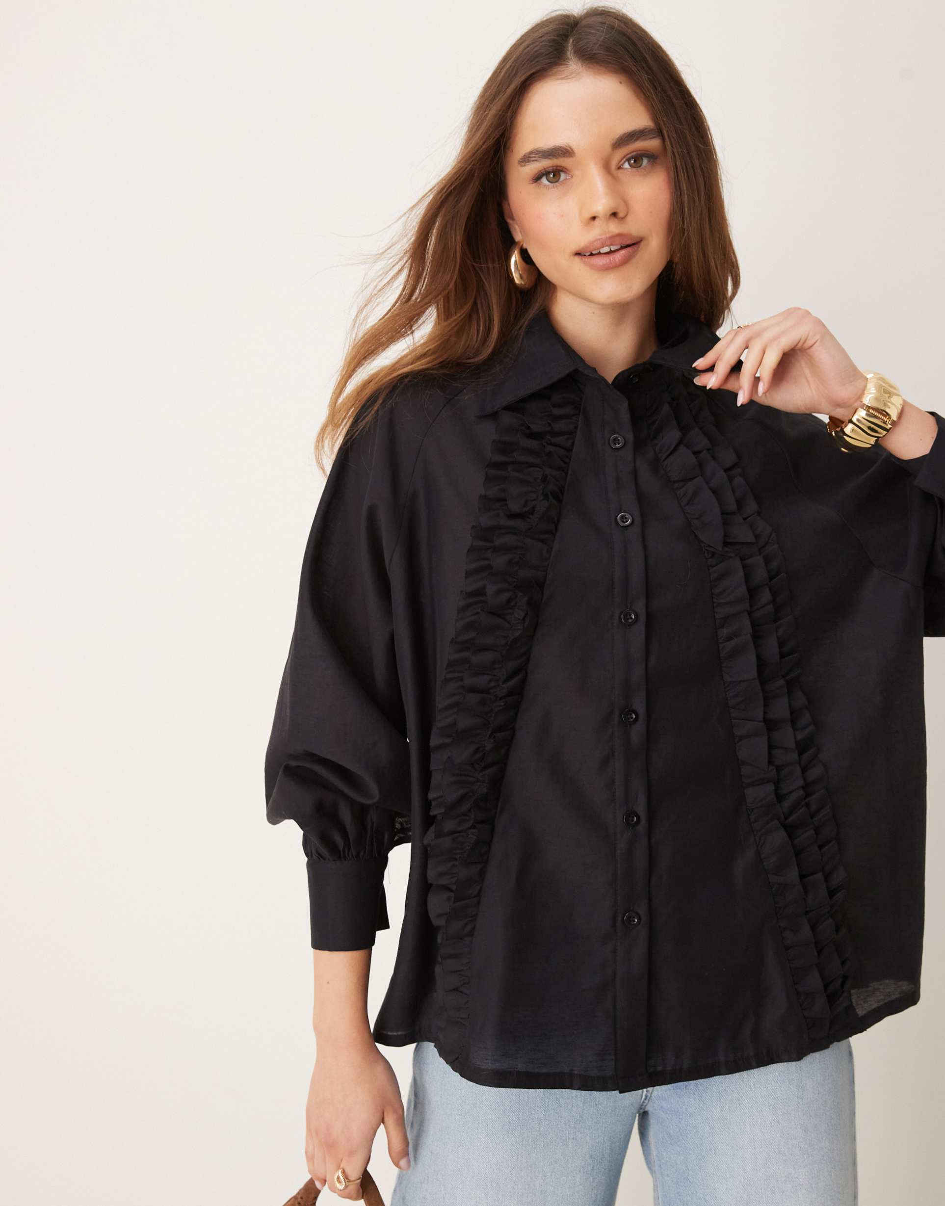 ghospell ruffle shirt in black