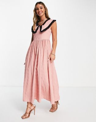 Ghospell sleeveless midi dress with contrast collar in pink gingham