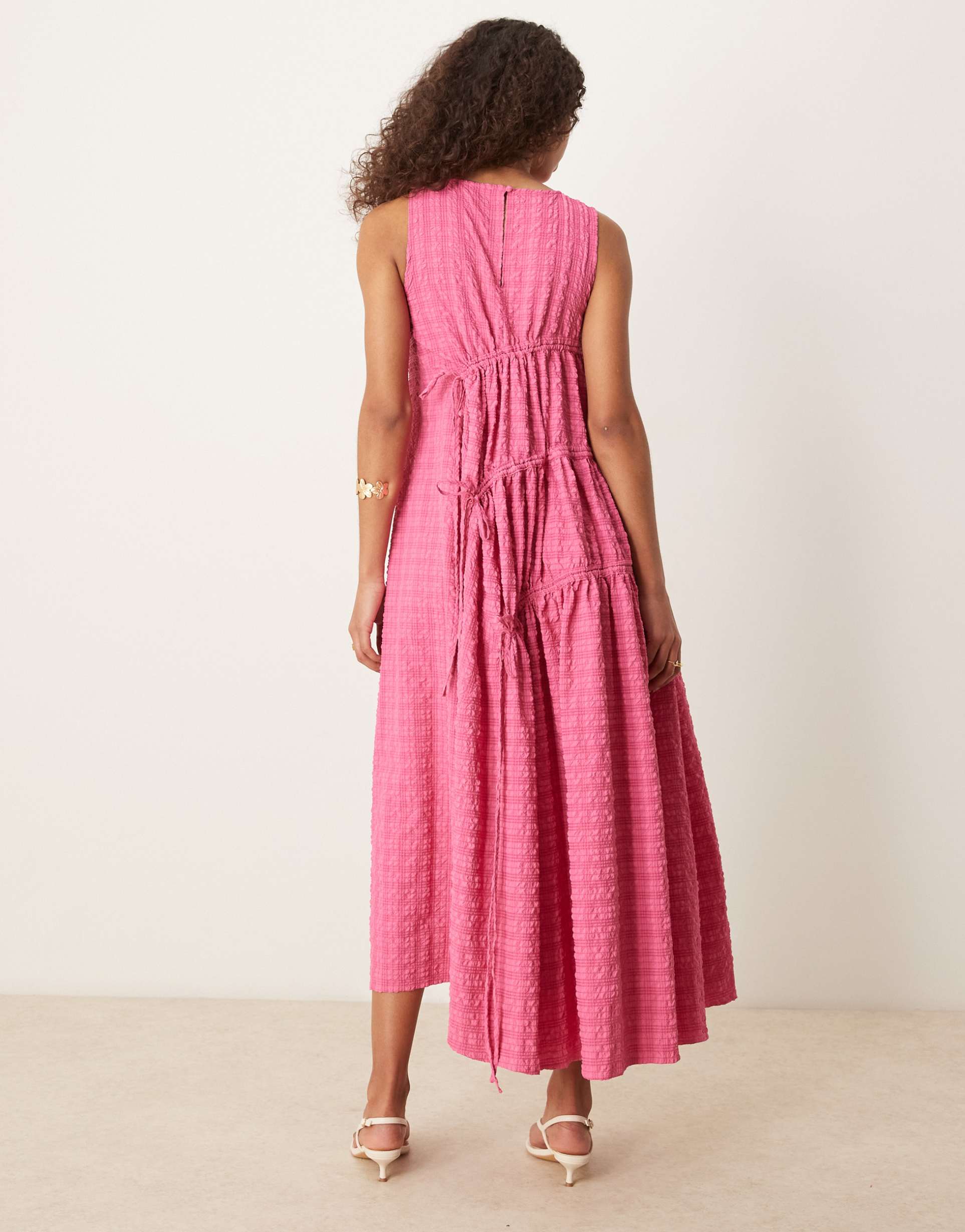 ghospell textured ruched midi dress in fuchsia pink