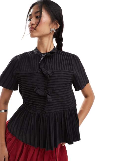 Ghospell tie front top in black 