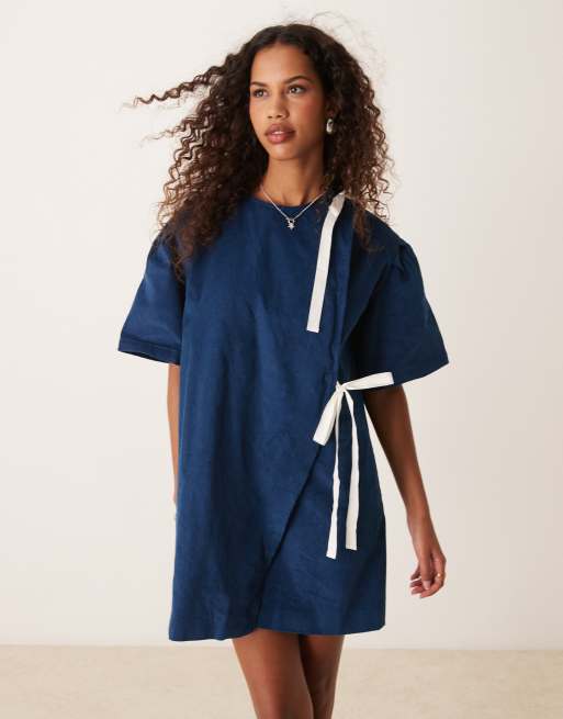 Ghospell - Vestito corto blu navy con fiocchi a contrasto