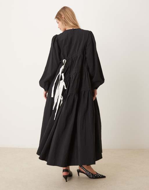 Ghospell - Vestito midi nero arricciato con fiocchi a contrasto, 4 di 4