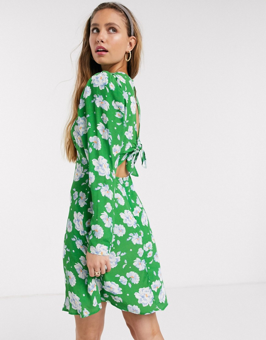 Ghost - Evonna - Mini-jurk van crêpestof met bloemenprint en gestrikte achterkant in ariva floral-Groen