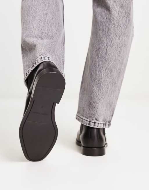 Gianni Feraud chelsea boots with brogue toe detail in black, 2 of 4